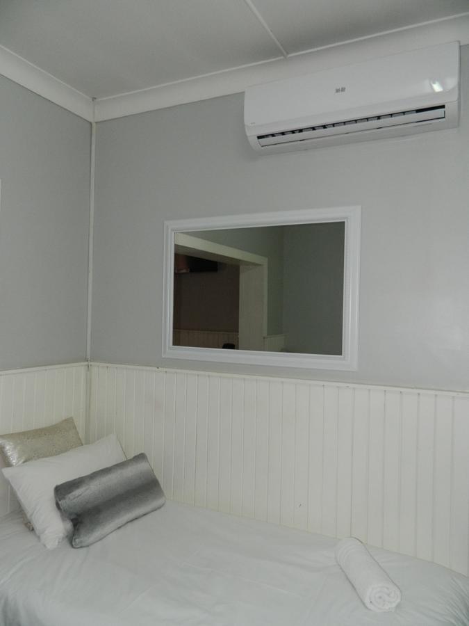 Guest House Gabby Klerksdorp Extérieur photo